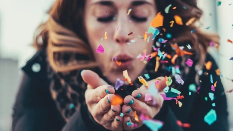 5 Cute Ways To Surprise Your Girlfriend